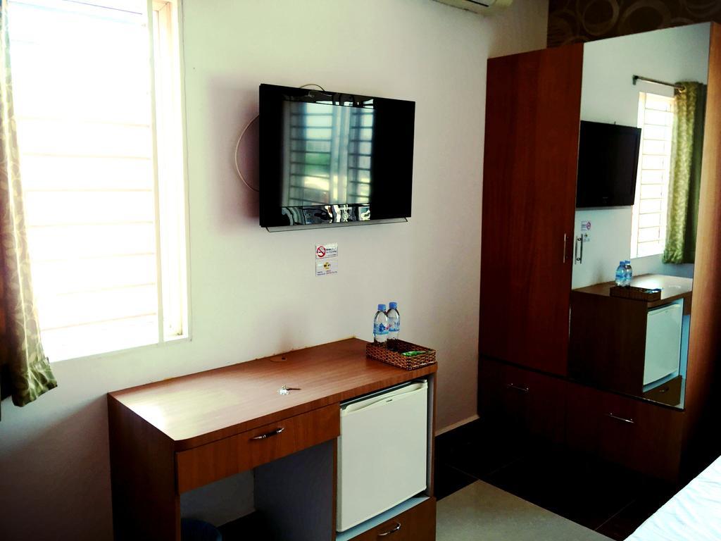Soben Sensok Guesthouse Phnom Penh Extérieur photo